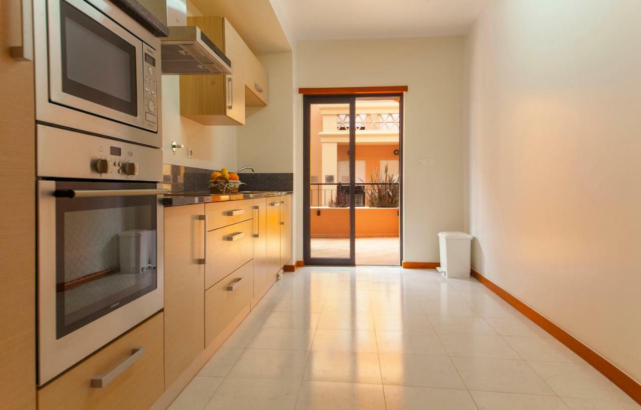 B27 - Luzbay 2 Bed Apartment Екстериор снимка