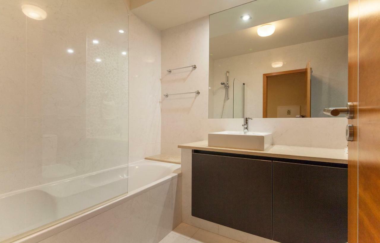 B27 - Luzbay 2 Bed Apartment Екстериор снимка