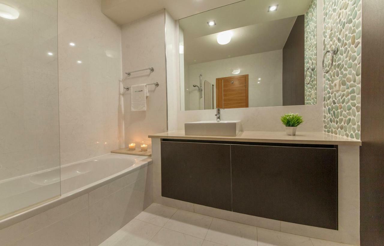 B27 - Luzbay 2 Bed Apartment Екстериор снимка